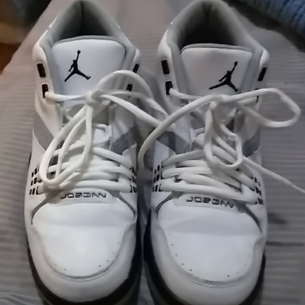 Hard to find Jordan flight 23- 7Y 8 1/2 in women's